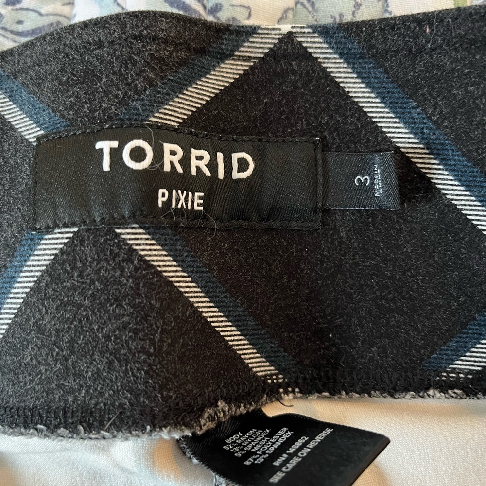 Black and White Checkered stretch skinny pants - Picture 3 of 4